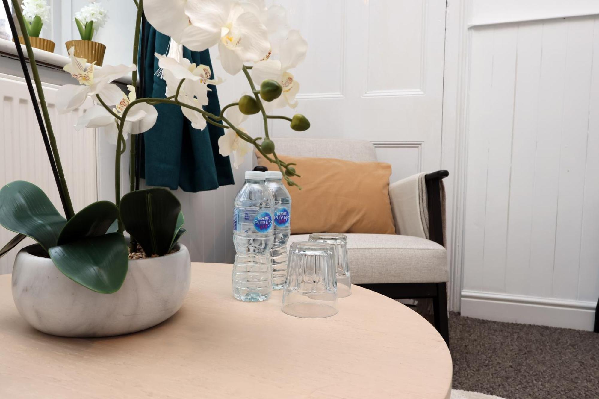 Cardiff City Guesthouse, Central Rooms, Fast Wi-Fi, On-Street Parking Кардифф Экстерьер фото