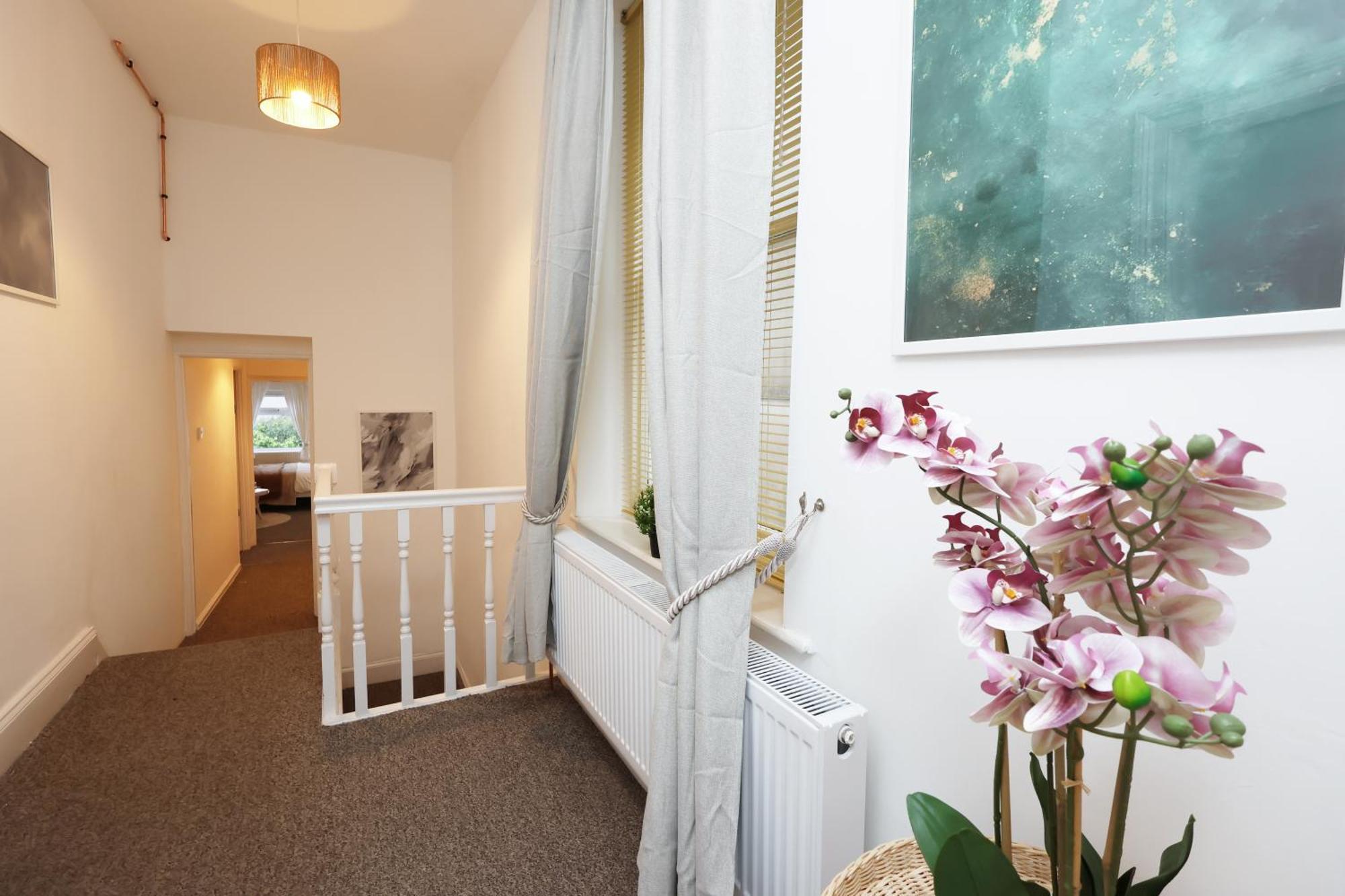 Cardiff City Guesthouse, Central Rooms, Fast Wi-Fi, On-Street Parking Кардифф Экстерьер фото