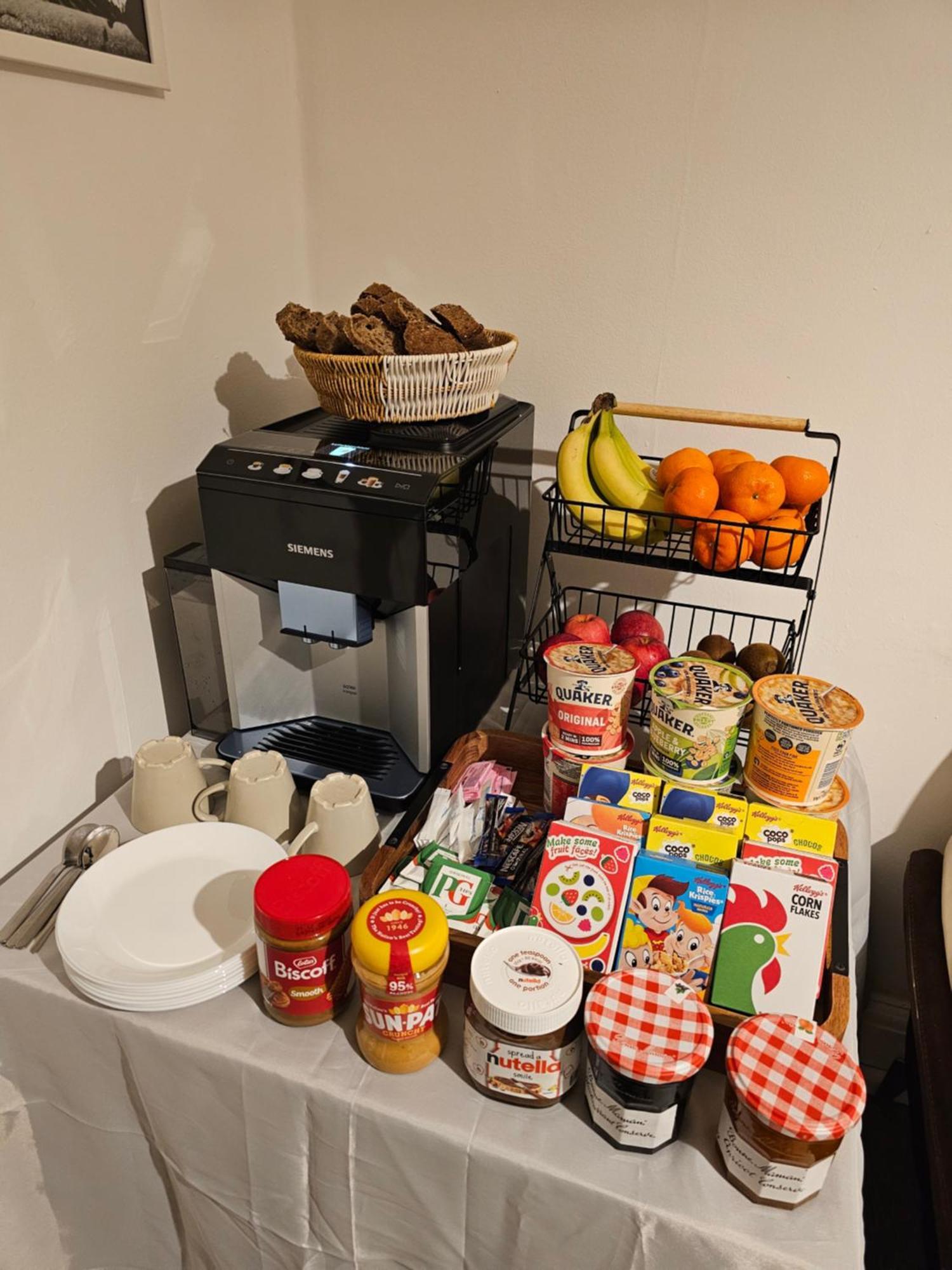 Cardiff City Guesthouse, Central Rooms, Fast Wi-Fi, On-Street Parking Кардифф Экстерьер фото