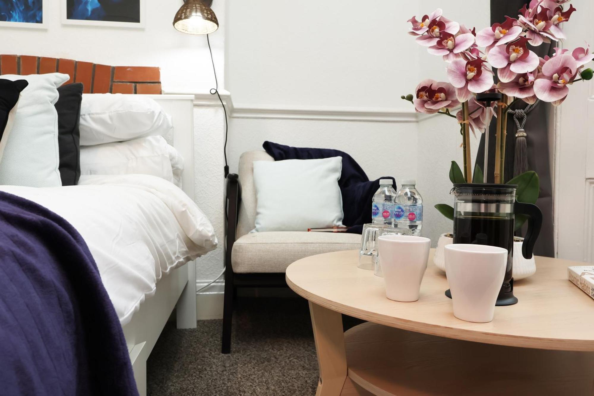 Cardiff City Guesthouse, Central Rooms, Fast Wi-Fi, On-Street Parking Кардифф Экстерьер фото