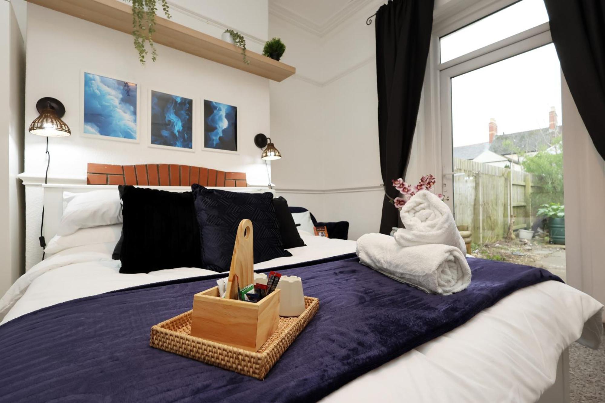 Cardiff City Guesthouse, Central Rooms, Fast Wi-Fi, On-Street Parking Кардифф Экстерьер фото