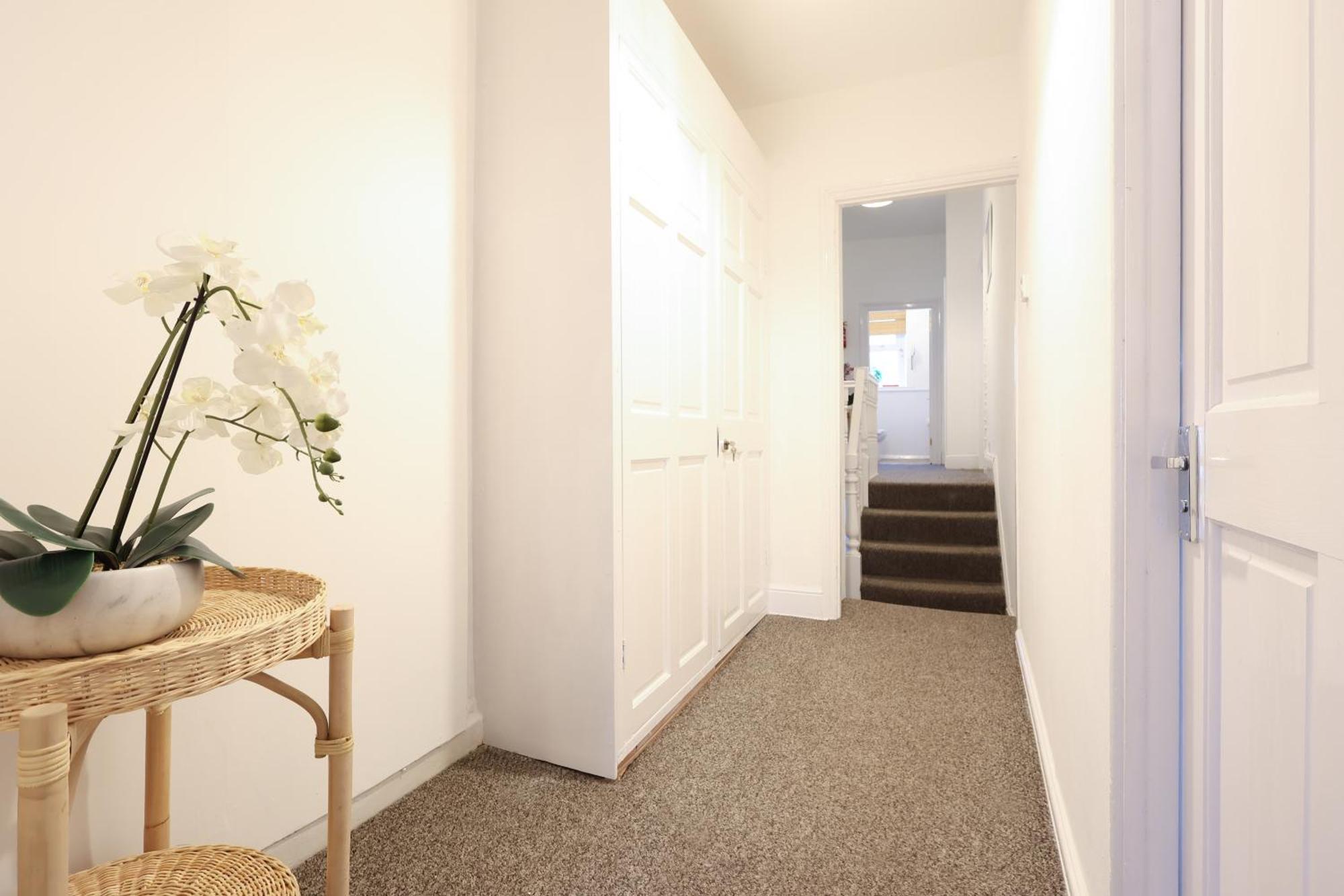 Cardiff City Guesthouse, Central Rooms, Fast Wi-Fi, On-Street Parking Кардифф Экстерьер фото