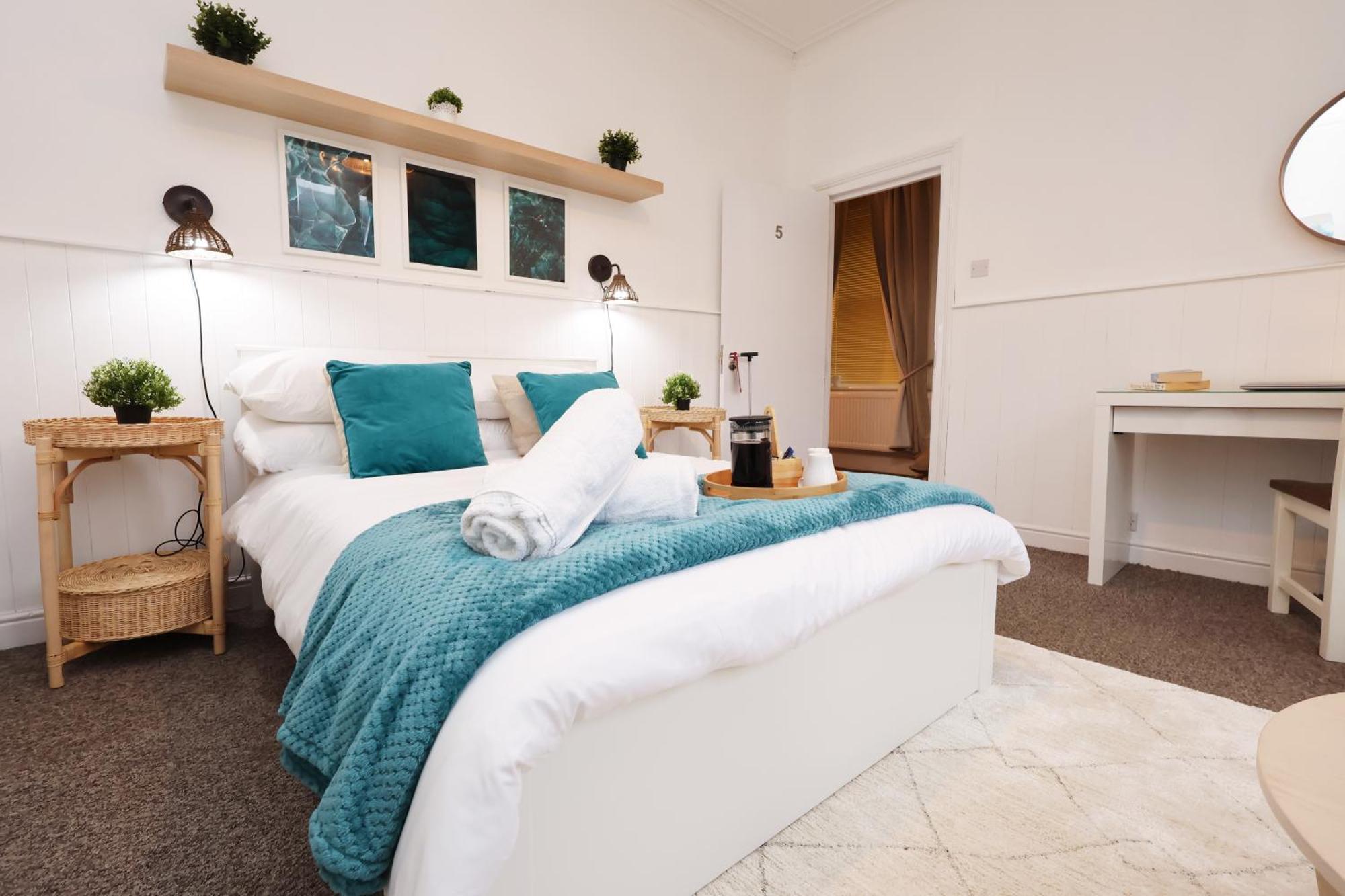 Cardiff City Guesthouse, Central Rooms, Fast Wi-Fi, On-Street Parking Кардифф Экстерьер фото